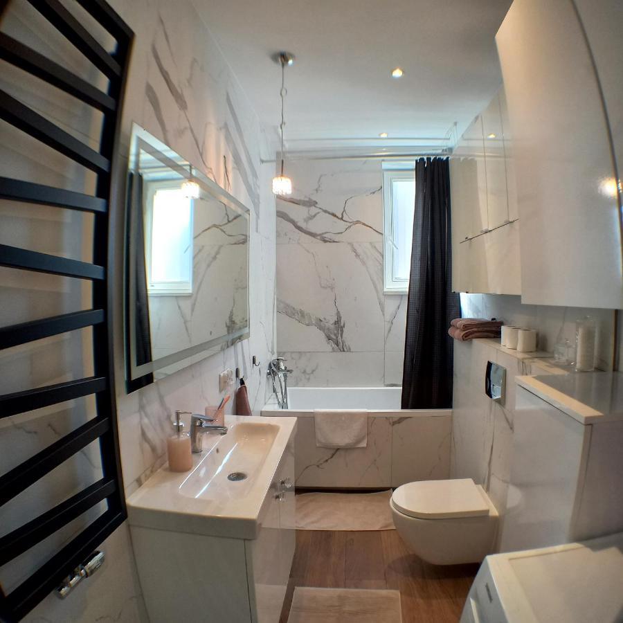 Apartament Prowansalski Z Miejscem Parkingowym Danzica Esterno foto